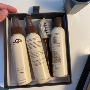 Ugg sheepskin care kit